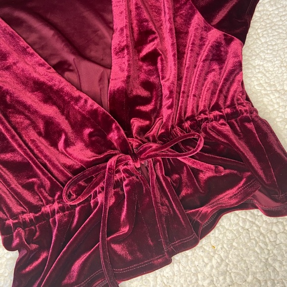 Urban outfitters velvet top - Picture 3 of 3